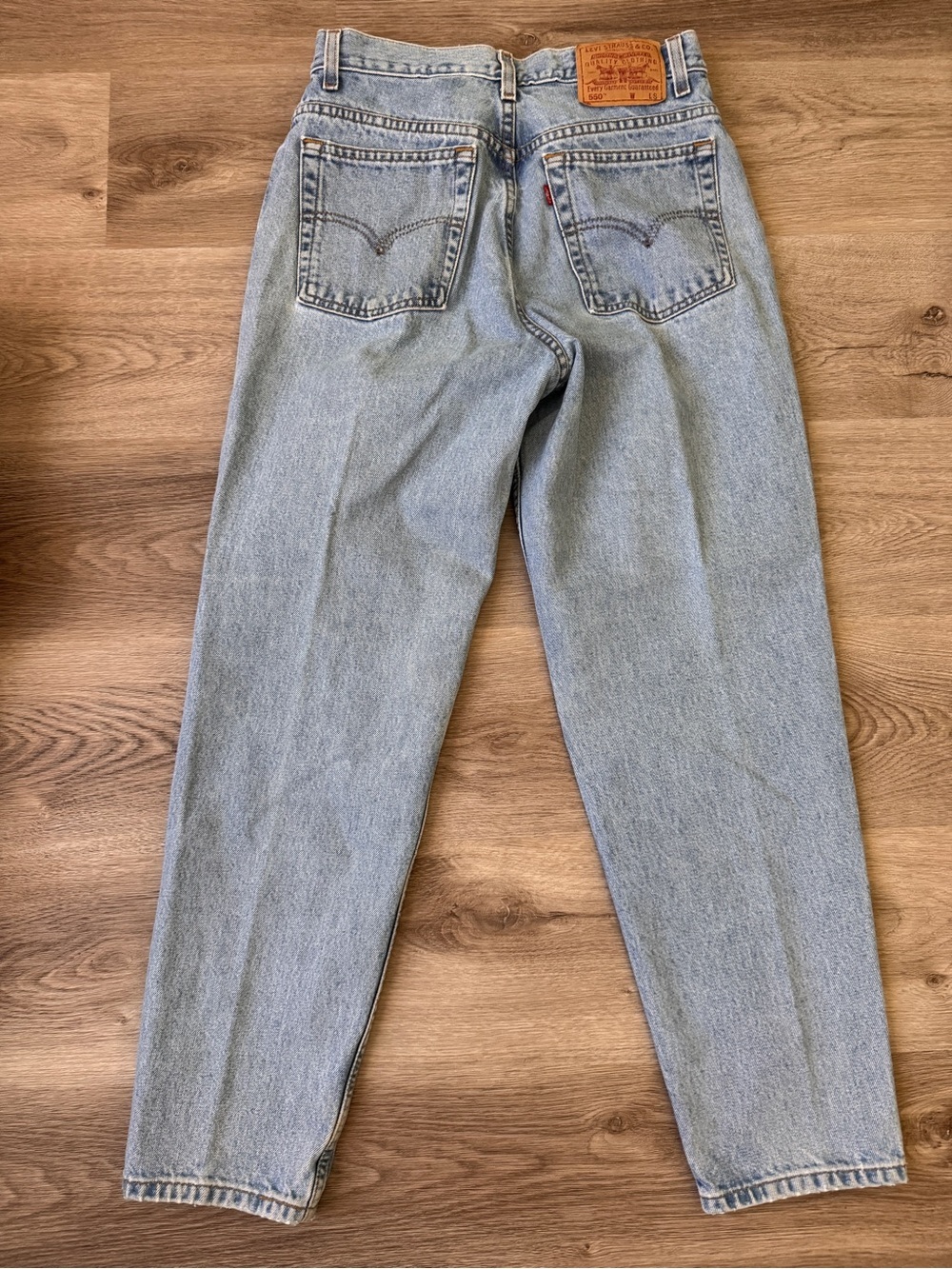 Levi’s 550 Relaxed Fit Tapered Leg 12 Misses Light Wash High Rise Denim Jeans - Picture 4 of 6